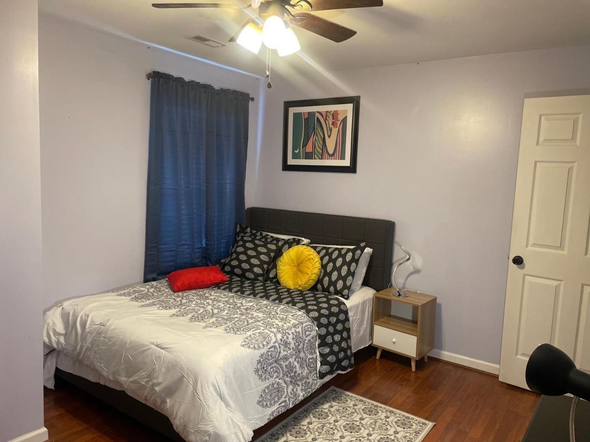 Cute 2-Brm Walkout Apt With Pool Table And Theater Apartment Lexington Exterior foto