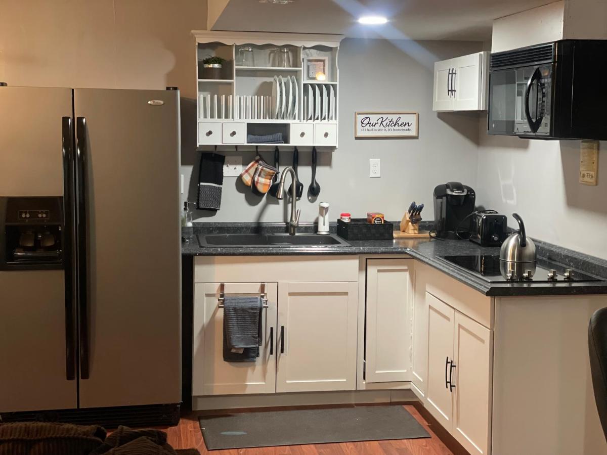 Cute 2-Brm Walkout Apt With Pool Table And Theater Apartment Lexington Exterior foto