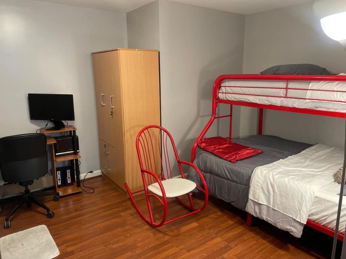 Cute 2-Brm Walkout Apt With Pool Table And Theater Apartment Lexington Exterior foto