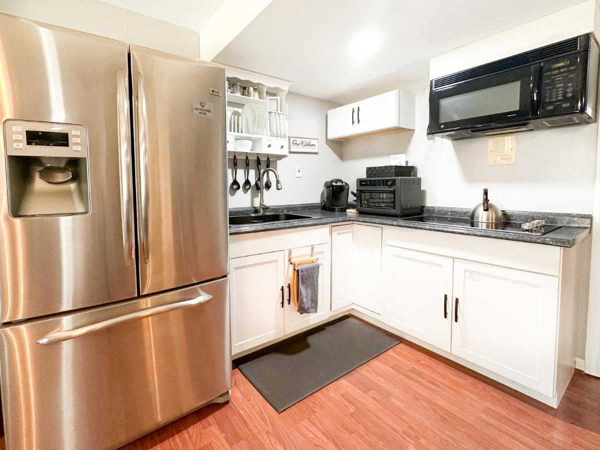 Cute 2-Brm Walkout Apt With Pool Table And Theater Apartment Lexington Exterior foto