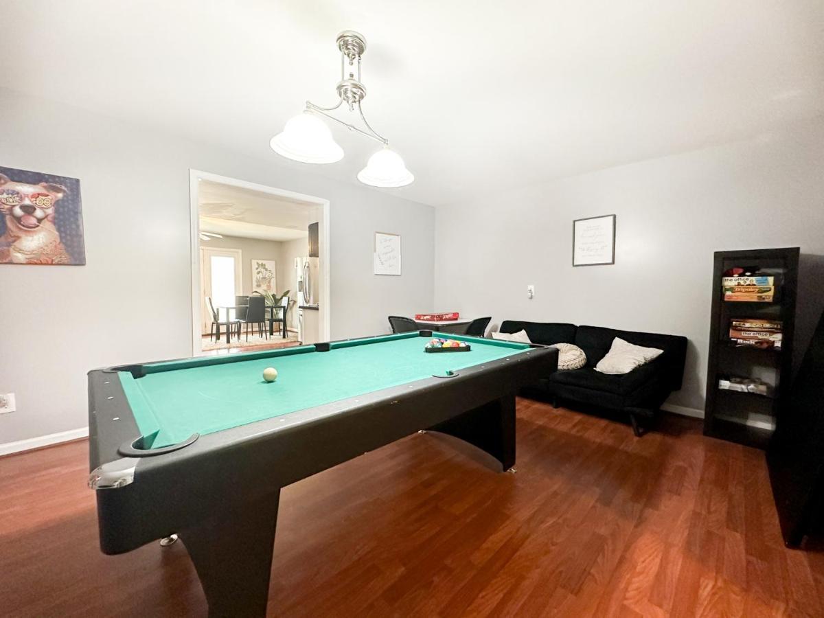 Cute 2-Brm Walkout Apt With Pool Table And Theater Apartment Lexington Exterior foto