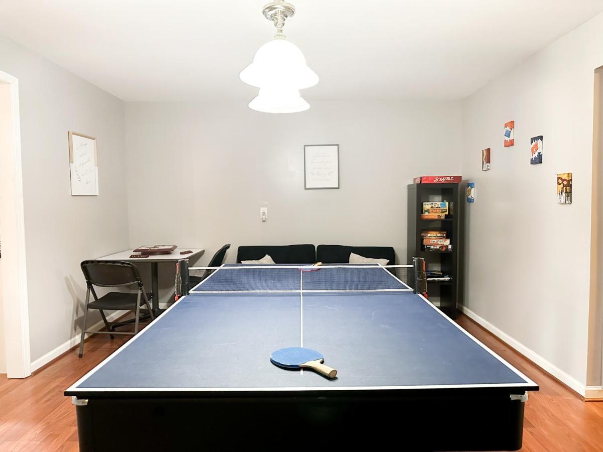 Cute 2-Brm Walkout Apt With Pool Table And Theater Apartment Lexington Exterior foto